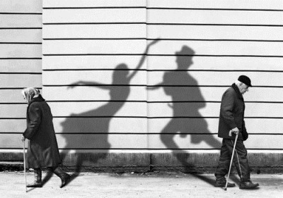 black-and-white-couple-old-shadows