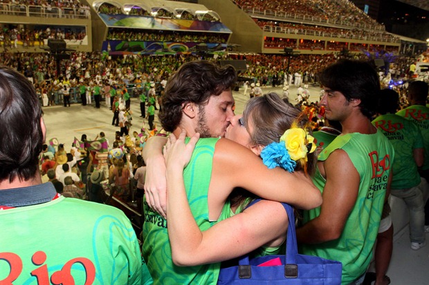 Lucas Loureiro e Letícia Spiller