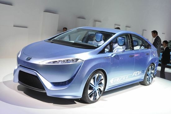 [coche-electrico-con-energia-Toyota-FCV-R%255B6%255D.jpg]