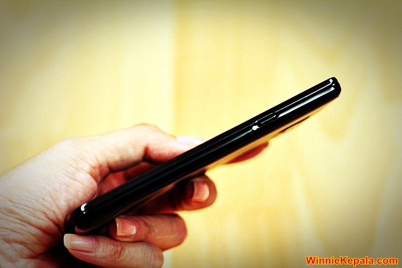 [2011-06-Samsung-Galaxy-S2-Review-024.jpg]