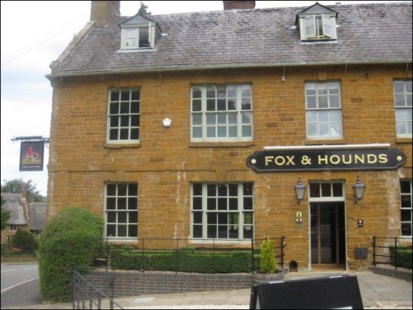 Fox and Hounds 02