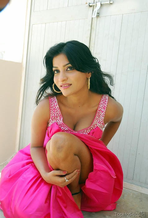 Anitha Reddy Pink Dress Pics 13