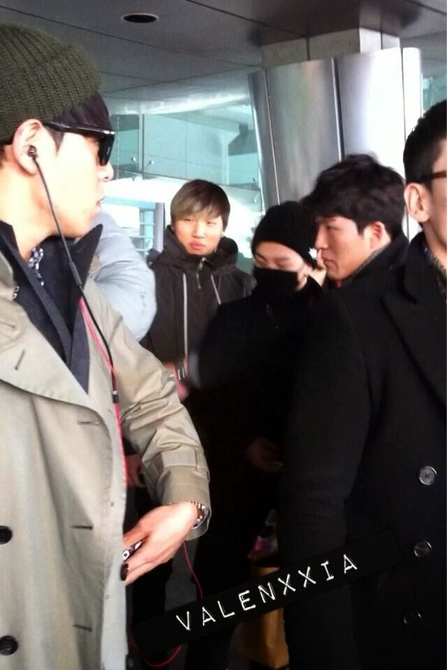 Big Bang - Incheon Airport - 16dec2013 - Fan - Valenxxia - 01.jpg