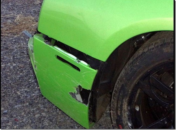 Homem ganha uma Lamborghini e bate logo depois (8)