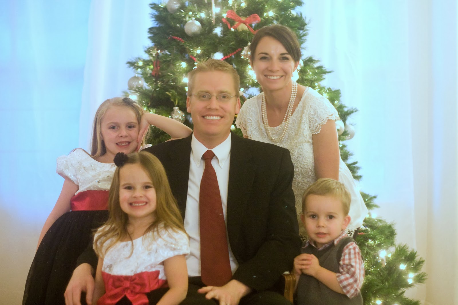 [12.23.13%2520family%2520christmas%2520photo%255B5%255D.jpg]