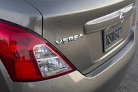 2012-Nissan-Versa-4