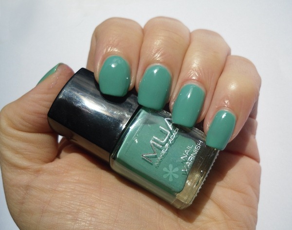 02-mua-makeup-academy-shade-5-nail-polish-review