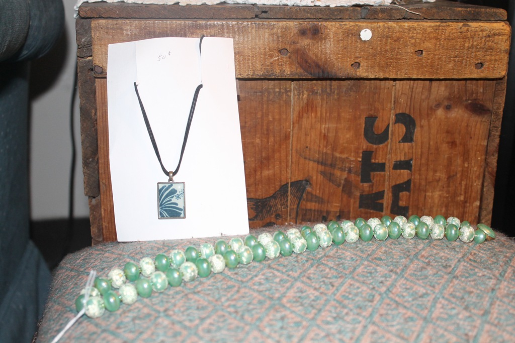 [rummage%2520sales%2520014%255B4%255D.jpg]