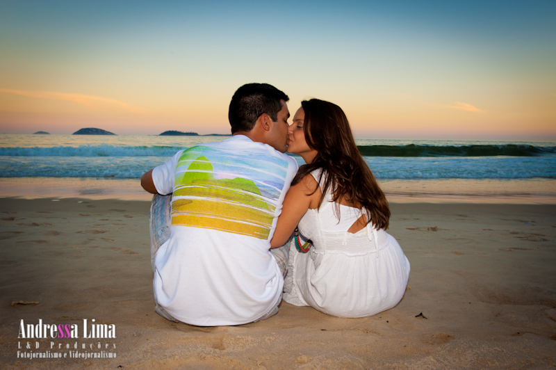 Fotos de Ensaio Fotográfico Paula e Rodrigo. Foto numero 30 do estudio L&D Producoes, do Rio de Janeiro, RJ. Andressa Lima e equipe fazem fotos de casamento (fotografias de casamentos), fotos de making-of (making of de noiva), fotos de eventos sociais, fotos de casal (ensaios fotograficos de e-session), videos de casamento (filmagem de casamentos), videos de making-of e videos de eventos sociais. Fotojornalismo e videojornalismo no Rio de Janeiro, RJ. fotos casamento rio de janeiro fotografias casal rj foto eventos noiva ensaio fotografico galeria noivas fotografo evento casar retrato fotografía modelos casamentos fotografos modelo para casais estúdio maquiagem