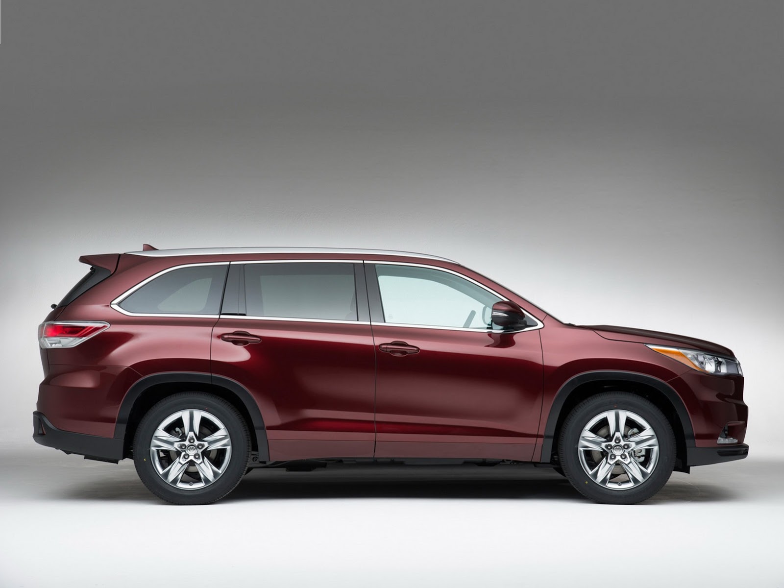 2014-Toyota-Highlander-3[3].jpg