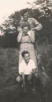 Groeneweg, Cornelis, Cornelia en Sjaak 1949.jpg