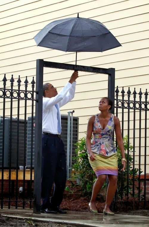 [obama-umbrella%255B7%255D.jpg]