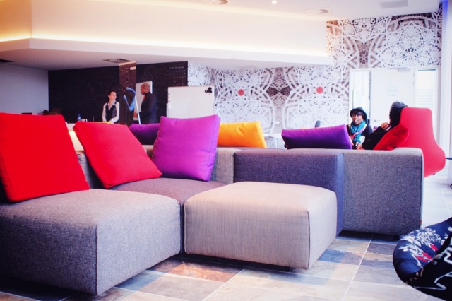 mainport chilling area.jpg mainport chilling area