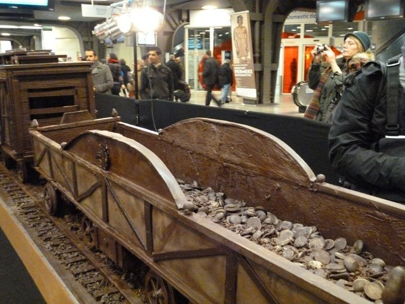 chocolate-train-4 chocolate-train-4