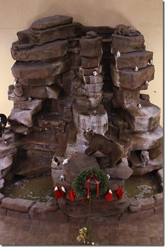 Holiday Inn fountain