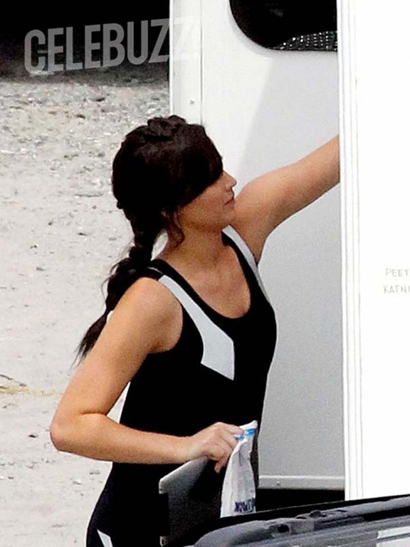 2Hinger-Games-Catching-Fire-Katniss-675x900