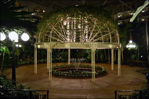 Opryland at night5