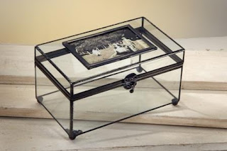 JDG603 Glass photo box
$79.00