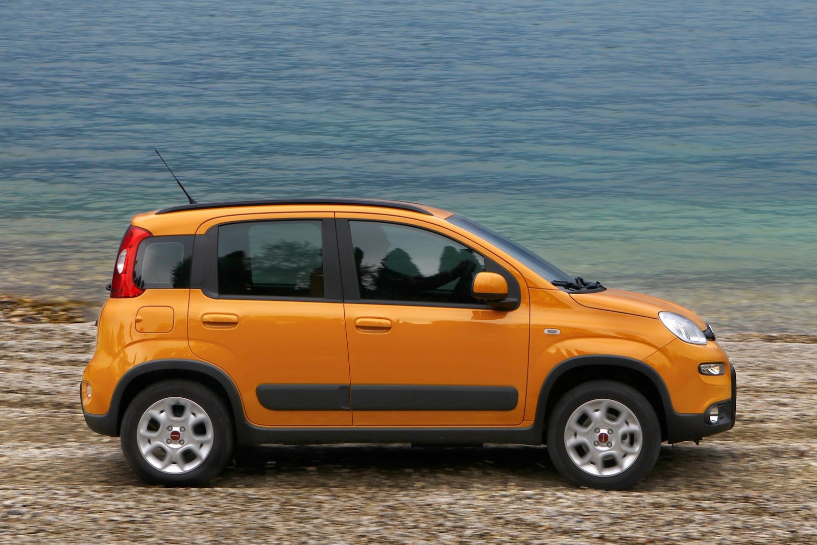 [2013-Fiat-Panda-Trekking-14%255B2%255D.jpg]