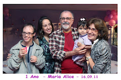 Fotos do evento Maria Alice  (01 ano) - 16.09.11. Foto numero 08 da Social Click Fotografia Digital, do Rio de Janeiro, RJ, que faz fotos divertidas, fotos malucas, fotos com fantasias, fotos na hora, fotografia maluca, fotografia divertida com molduras personalizadas. fotos divertidas malucas foto maluca animadas animado rj rio de janeiro divertida fantasia animada engraçadas 15 anos debutante noivos casamentos