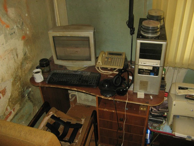 [dirty-workstations-messy-16%255B2%255D.jpg]