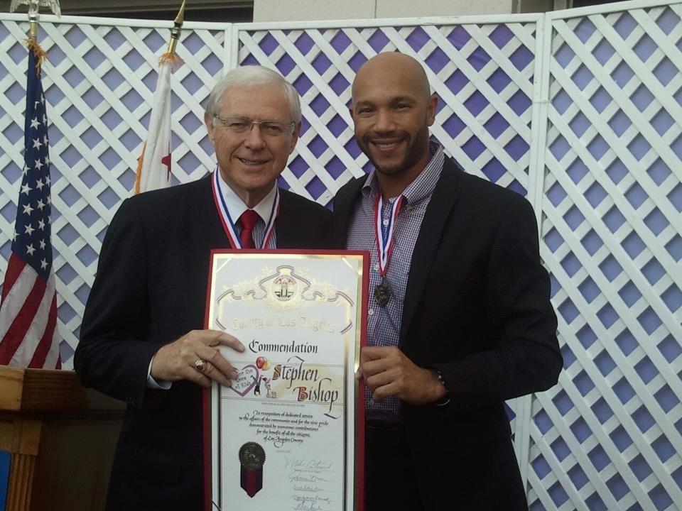 [Stephen%2520getting%2520award%2520for%2520foster%2520kid%2520charity%255B6%255D.jpg]