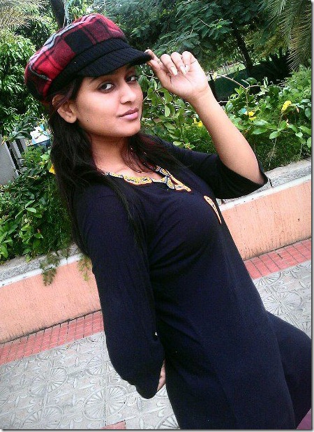 tamil_actress_varsha_ashwathi_rare_pic