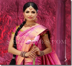 Parvathy_Omanakuttan_Designer_Sareess