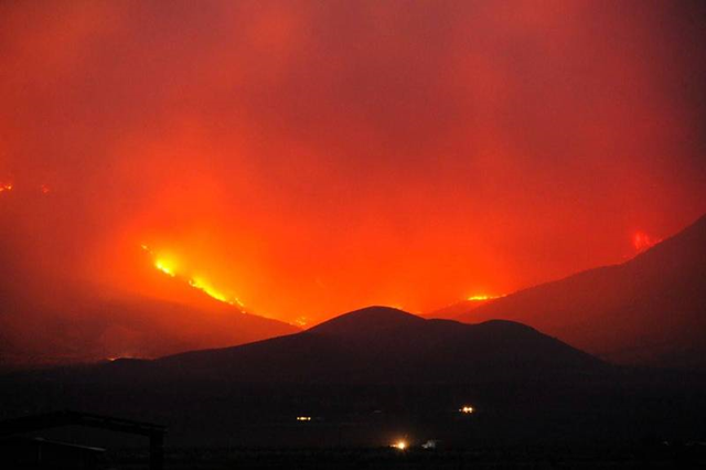 Arizona’s Horseshoe 2 fire, 17 May 2011. Photo by Stephen Cullen / Rep. G. Giffords’ Office / suite101.com