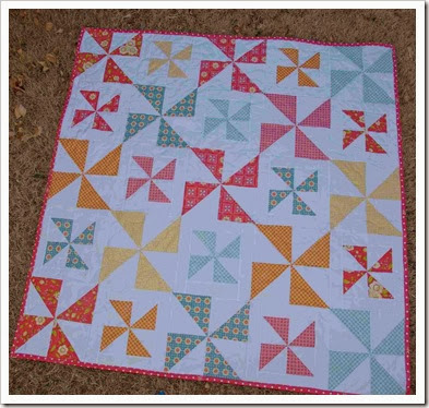 Pinwheel table cover