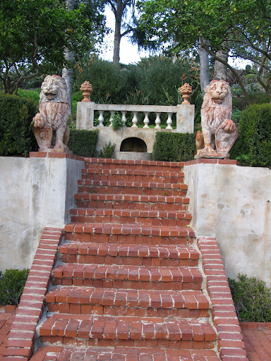 Look at this beautiful stairway.