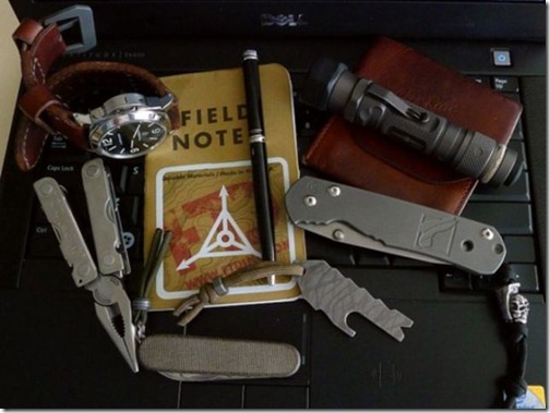 what_men_carry_in_their_pockets_640_51
