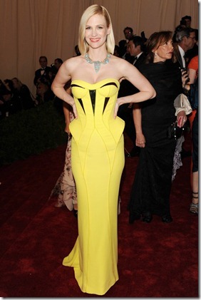 January Jones looked worlds away from Mad Men and the 50s in this fashion-forward, sculptural lemon Versace gown.
