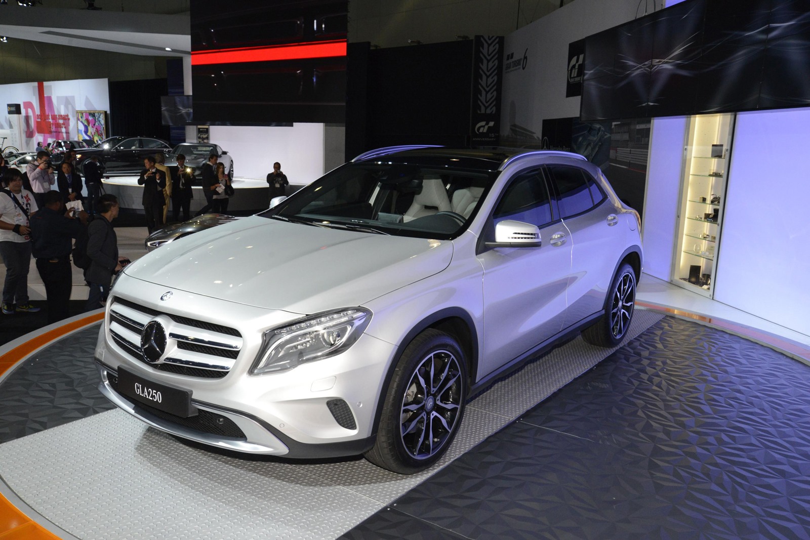 [Mercedes-Benz-LA-Auto-Show-3%255B3%255D.jpg]