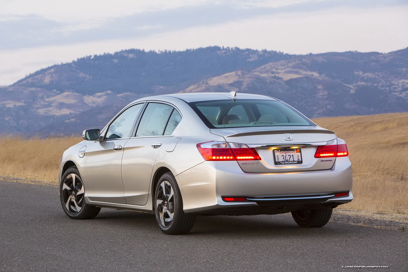 [2014_Honda_Accord_PHEV_199_%255B2%255D.jpg]