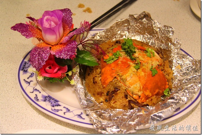 有點偏僻的辦桌台菜「阿菊食堂」,紅蟳米糕。 有點偏僻的辦桌台菜「阿菊食堂」,紅蟳米糕。