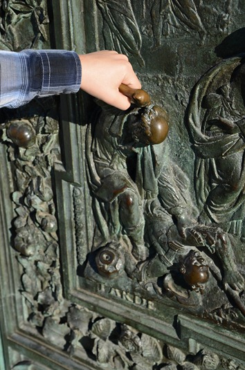 [Cathedral%2520door%2520handle%255B5%255D.jpg]