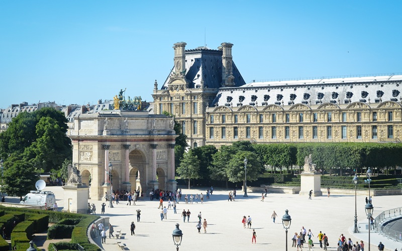 Louvre grounds