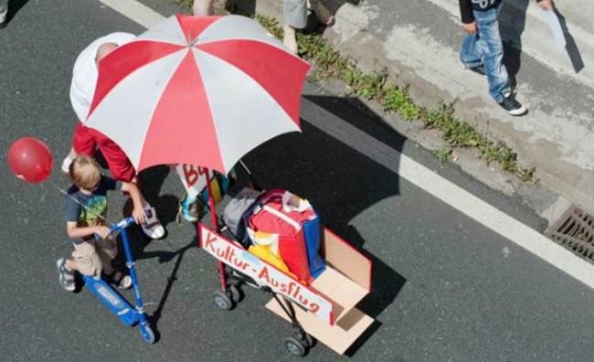 Image Dimension: 512x312 :: 6-Mile Picnic on the Road in the Ruhr region of Germany 6-Mile Picnic on the Road in the Ruhr region of Germany