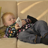 Slapper lige af i sofaen med Farfars I-phone...