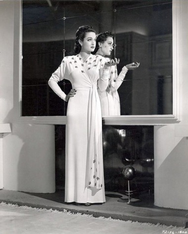 Dorothy Lamour 1941  wearing design by Edith Head
