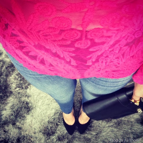 look blusa renda pink e jeans (2) look blusa renda pink e jeans (2)