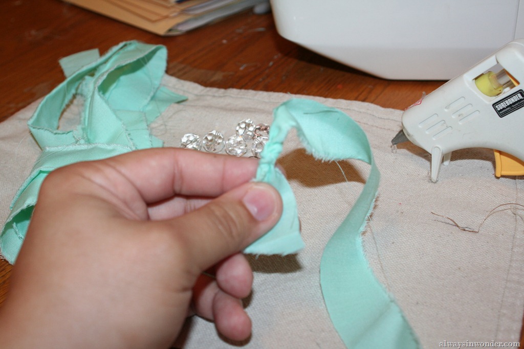 [how_to_make_rose_necklace_with_fabric%2520%25284%2529%255B10%255D.jpg]