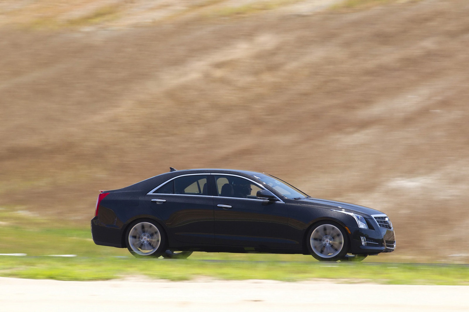 [2013-Cadillac-ATS-120%255B2%255D.jpg]