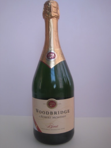 Crisp, dry and refreshing with apple and pear notes. Woodbridge Brut, about $10. Crisp, dry and refreshing with apple and pear notes. Woodbridge Brut, about $10.