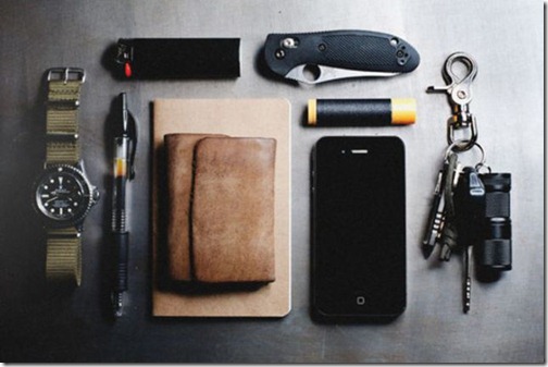 what_men_carry_in_their_pockets_640_21
