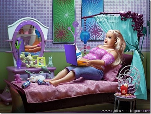 face outros Barbie cinquentona