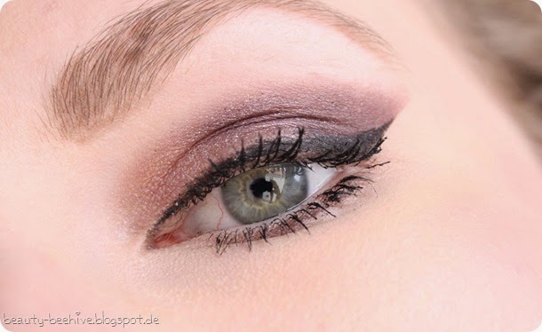 MAC Julia Petit Eyeshadow Duo Sagu Swatch Amu Make up Purplemyweek Cinderella Glitter Reflects Pearl 3 MAC Julia Petit Eyeshadow Duo Sagu Swatch Amu Make up Purplemyweek Cinderella Glitter Reflects Pearl 3