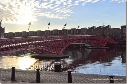Amsterdam. Puente rojo en Zeeburg - DSC_0190