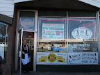 The owner of the Happy Hostess www.happyhostess.com caught us before we left and gave Carlos a quart of his delicious chicken soup with matzoh balls.  It smelled really good.  Carlos enjoyed the sandwich and the soup.